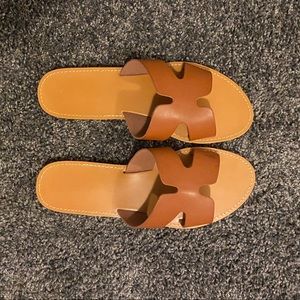 Sandals Brown never been worn
